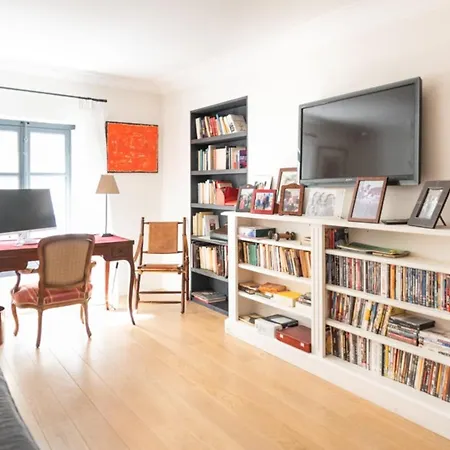 Magnificent Apartment Near Place Bourbon In Paris Lejlighed