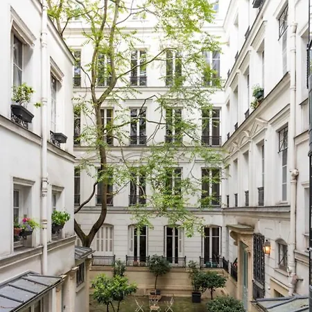 Magnificent Apartment Near Place Bourbon In Paris Lejlighed